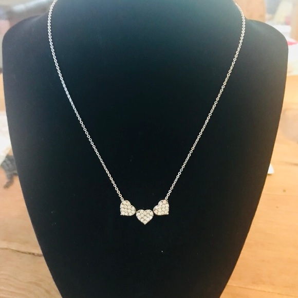 Jewelry - 💎LAST ONE💎 Silver 3 heart crystal necklace